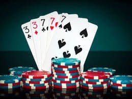 Mesin slot online dengan tampilan warna-warni dan tema futuristik